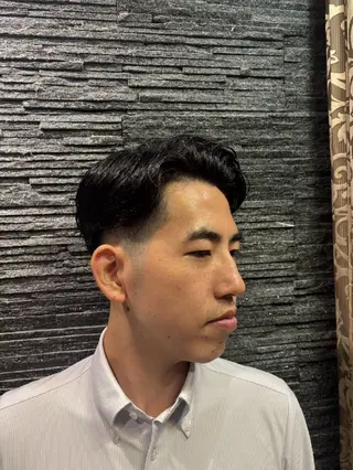 ショート ヒロ銀座プレミアムバーバー新宿店所属・髙司 哲伸のヘアスタイル