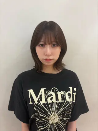 ミディアム カラー 荒川 三希のヘアスタイル