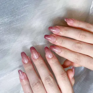 ミディアム VI NAILのネイルデザイン