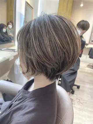カラー セミロング 嶋村夏実🌼レイヤー 🌸白髪ぼかしのヘアスタイル