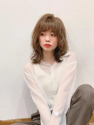 ミディアム 🎨インナーカラー が得意👍新垣⚜️のヘアスタイル