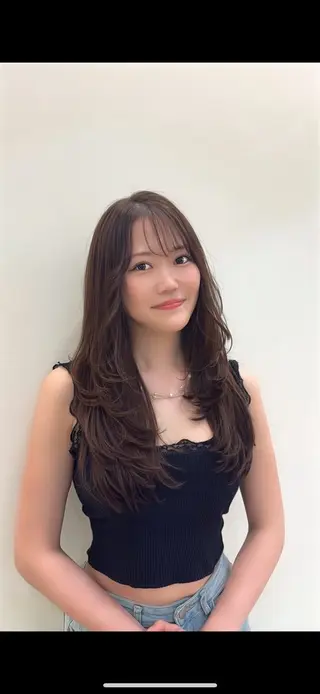 ロング 透け感 カラー/neneのヘアスタイル