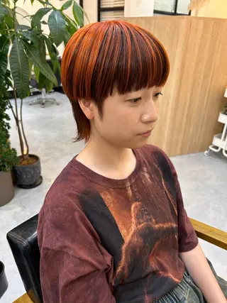 ショート カラー CARICIA 白木 由里加のヘアスタイル