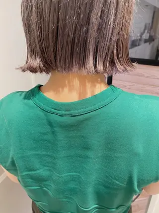 ショート カラー nana🦕 ハイライトベージュのヘアスタイル