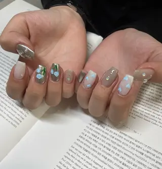 ネイル ネイルズシャトン🪡 ネイリスト齊藤のネイルデザイン