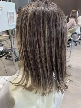 ミディアム マツエクモデル 安藤裕子の眉毛・アイブロウイメージ