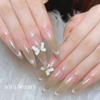ロング ユイ Tiffanyのネイルデザイン