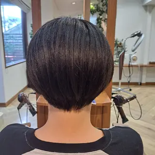 ショート クラウドヘアー所属・クラウド ヘアーのヘアスタイル