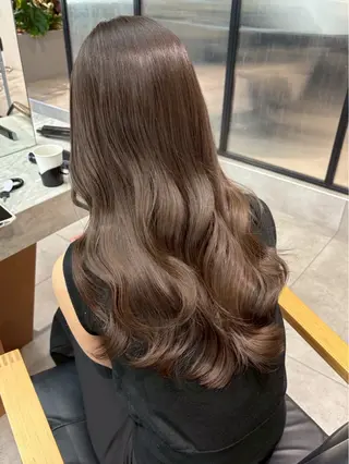 ロング カラー ネモ ユウのヘアスタイル