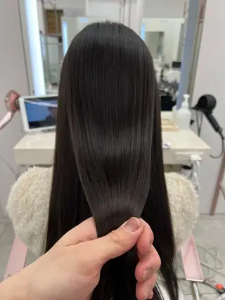 ロング 顔周りカット/髪質 改善/透明感カラーのヘアスタイル