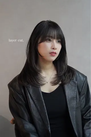 ミディアム レイヤーカット/ くびれヘア佐藤大空のヘアスタイル