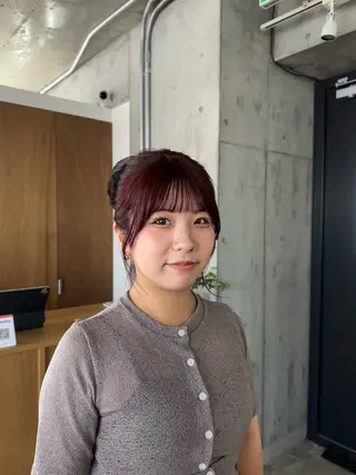 カラー 中里 凜のヘアスタイル