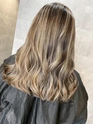セミロング 'oli所属・難波'oli【オリ】 美容室のヘアスタイル