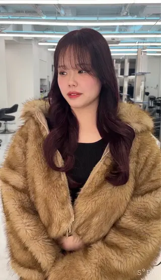 ロング 韓国ヘア/ブリーチ無 しWカラー/オリーブのヘアスタイル