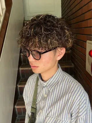 カラー メンズ ❤️‍🔥艶カラー/ ハイトーン✨のヘアスタイル