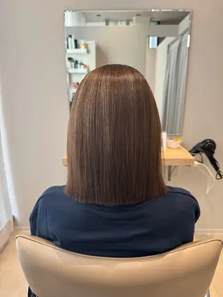 ミディアム カラー パーマ Eleanor spa&treatment 札幌店内にあるシェアサロン【WHITE】所属・シルクハイトーン / 髪質改善🦋MIKUのヘアスタイル