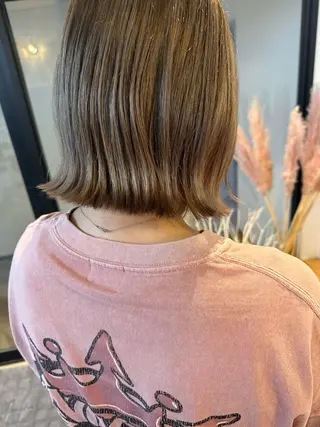 ミディアム カラー yuika .のヘアスタイル