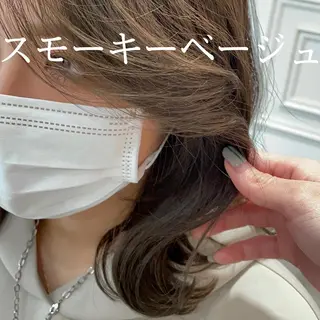 ミディアム アサト チヨノのヘアスタイル