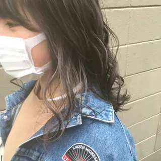 セミロング カラー しのはら まどかのヘアスタイル