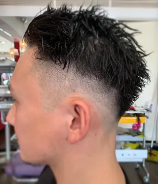 ショート パーマ メンズ 西尾 太郎のヘアスタイル