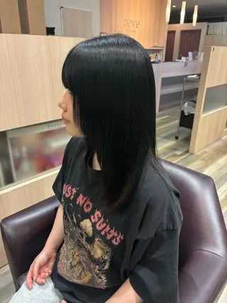 ミディアム カラー 下澤 天音のヘアスタイル