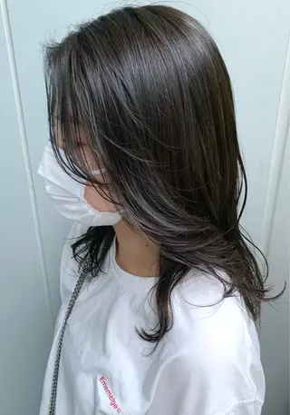 ミディアム カラー ainico.所属・明治神宮前 NANAMIのヘアスタイル