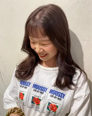 セミロング カラー Koharu🍓/ 透明感カラ-のヘアスタイル