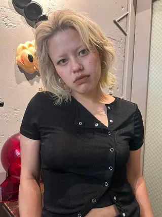 ミディアム Yaya ヤヤ / HACO+のヘアスタイル