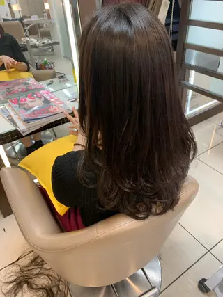 セミロング カラー ママ美容師まつげ 🤍まき🤍のマツエク・マツパデザイン