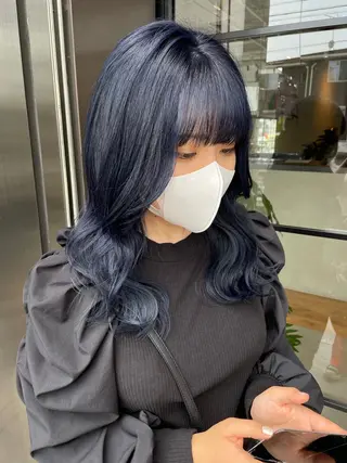 セミロング momo 岡崎のヘアスタイル
