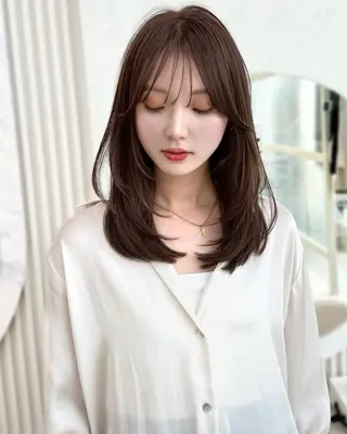 ミディアム レイヤーカット/ 顔まわり/アオイのヘアスタイル