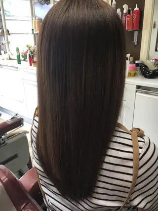 ロング カラー ストウ ナナエのヘアスタイル
