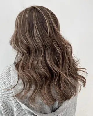 ミディアム 公式 Ease by amble luxeのヘアスタイル