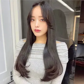 ロング レイヤー、美髪矯正 🌹韓国ヘア芹奈のヘアスタイル