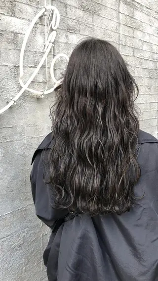 ロング ブリーチ毛矯正.髪質 改善.髪にドラマをのヘアスタイル