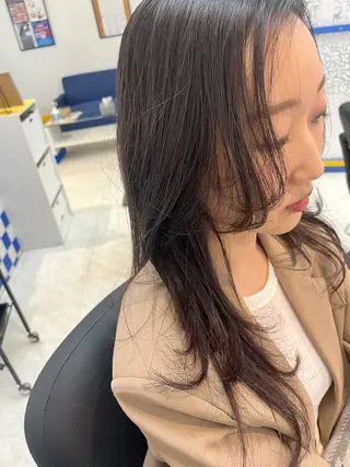 ロング 86futureshair所属・岡田 麻矢のヘアスタイル