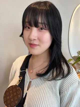 カラー 垢抜けハイトーン×ブ ロウリストAZUKIのヘアスタイル