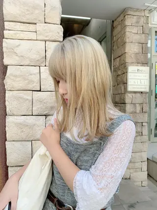 ミディアム カラー EMANON天神所属・Hitomi Ezakiのヘアスタイル