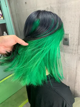 ミディアム カラー ホワイト&レイヤーカ ットエクステ長畠俊輔のヘアスタイル