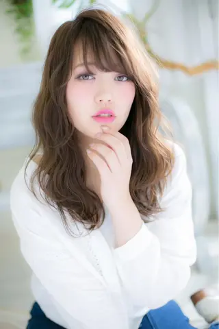 セミロング 🌈ハイトーン/ ワタル🌈のヘアスタイル