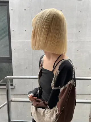 ミディアム カラー comomoブリーチ ハイトーン/ボブのヘアスタイル