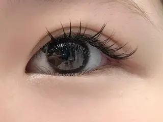 マツエク・マツパ 岡田詩織 MODE Ks松原店のヘアスタイル