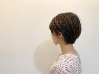 ショート 伊藤 康乃のヘアスタイル