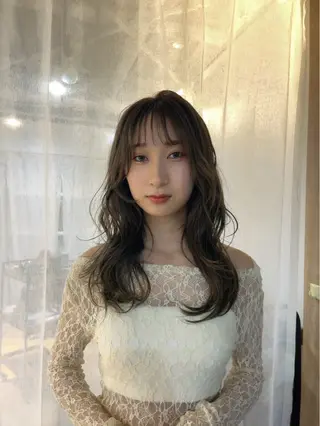 カラー 下山 千尋のヘアスタイル
