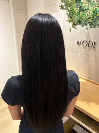カラー ニワ サクラコのヘアスタイル