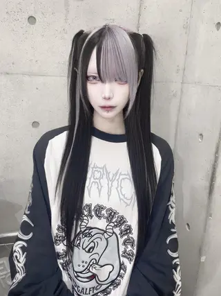 ロング カラー ホワイト&レイヤーカ ットエクステ長畠俊輔のヘアスタイル