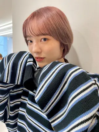 ショート カラー 滝口 茉奈実のヘアスタイル