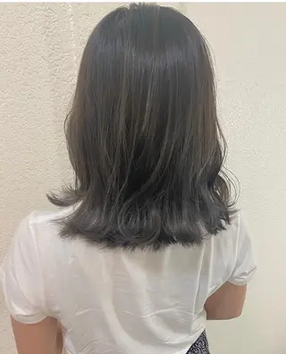 ミディアム カラー YUNA ユウナのヘアスタイル