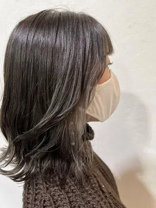 ミディアム カラー mana .のヘアスタイル