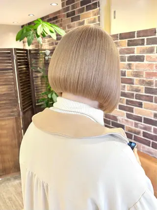 ミディアム ブリーチ／ ダブルカラー／ＲＹＯのヘアスタイル